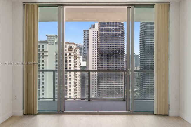 Foto del edificio - 1111 SW 1st Ave