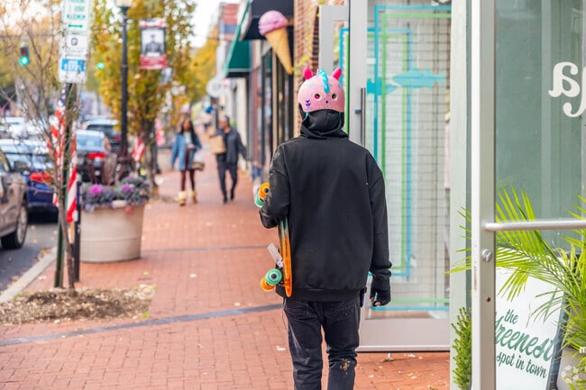 Main Street in Huntington is lined with boutique shops and eateries.