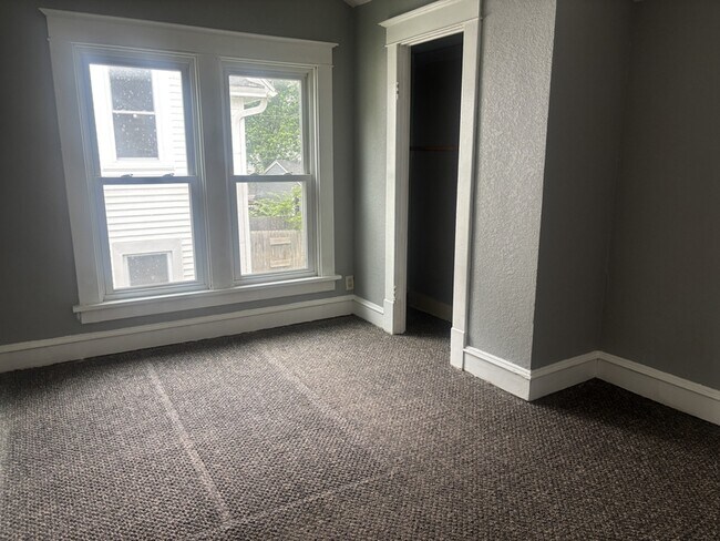 Foto del edificio - 1725 D Ave NE