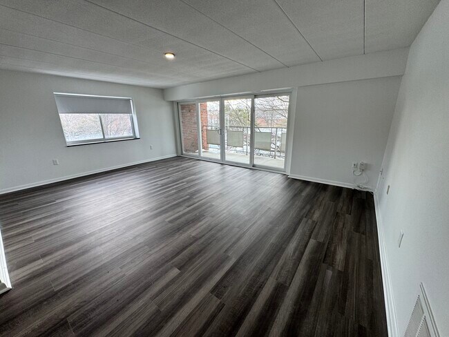 Building Photo - 30 Hill Rd