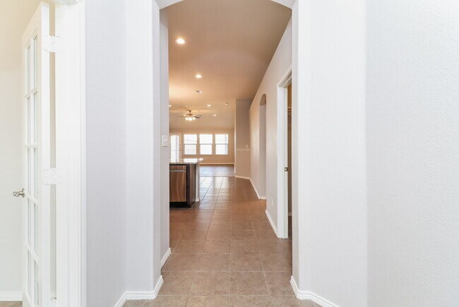 Foto del edificio - 2108 Leonard Ranch Rd