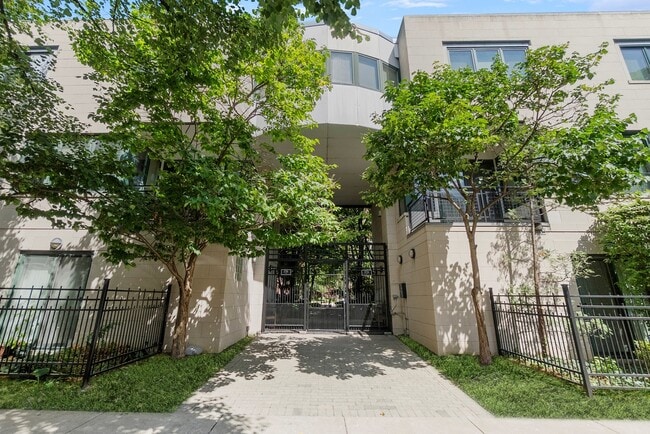 Building Photo - 1716 E 54th St