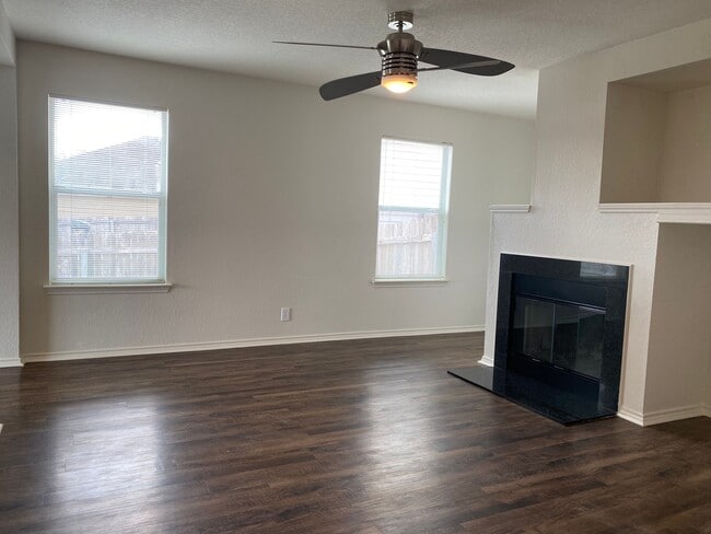 Building Photo - 230 Myrtle St