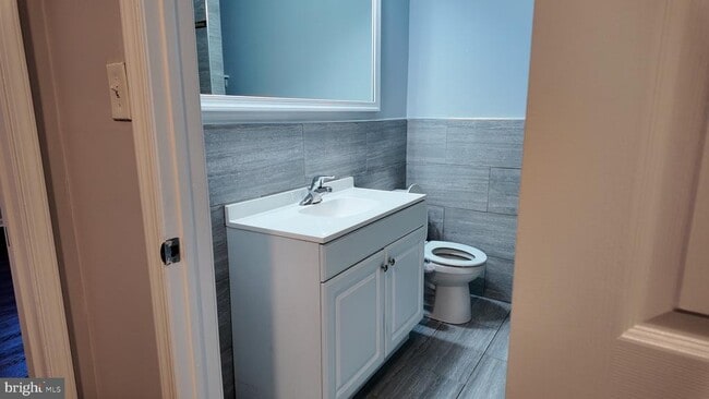 Building Photo - 105 S Morton Ave