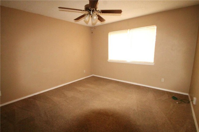Building Photo - 10632 Chesapeake Dr