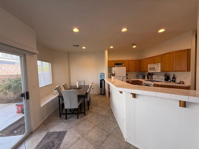Building Photo - 206 Heiple Ct