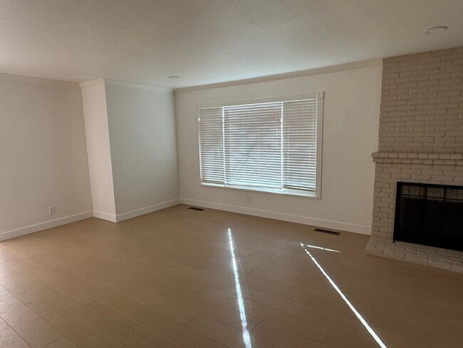 Foto del edificio - Home for Rent in Fair Oaks, CA