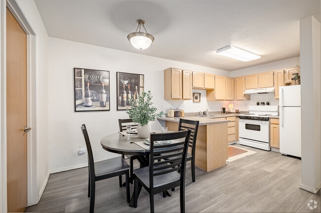 105 - 3BR, 2BA - 1,100SF - Kitchen / Dining Room - Fairview Crossing