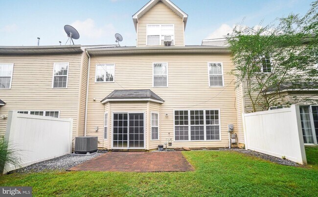 Building Photo - 23455 Dahlia Cir