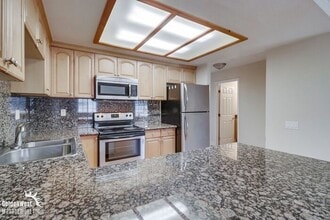 Building Photo - 2219 Burroughs St