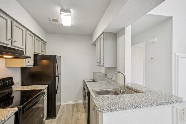 Foto del edificio - 13155 Walden Rd
