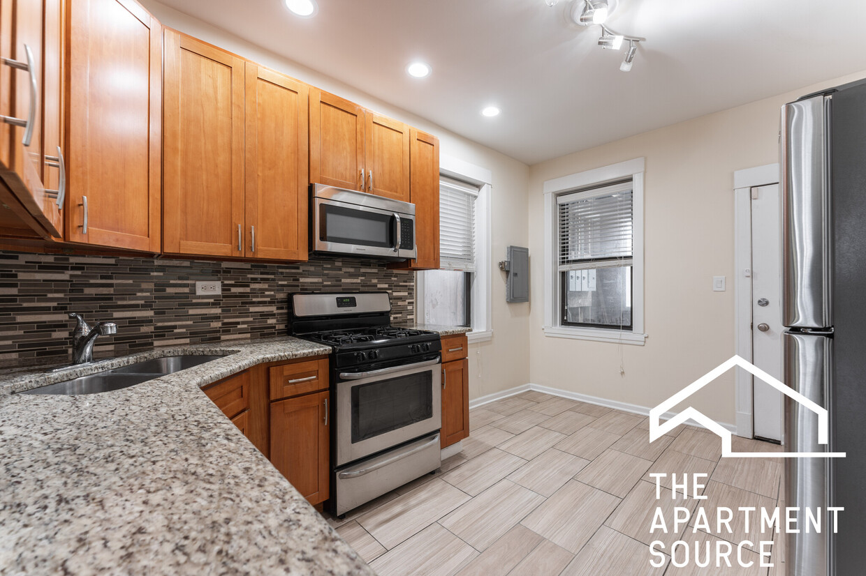 Foto principal - 1530 N Greenview Ave