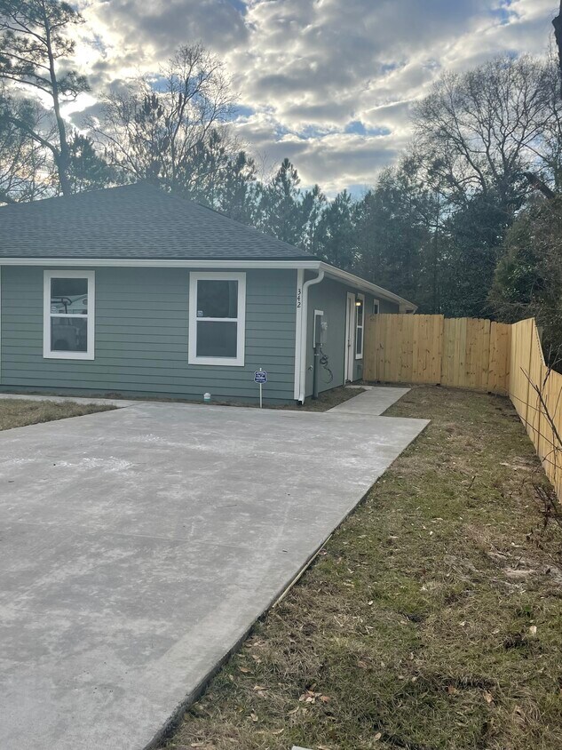 342 Delmonte St Unit 342, Baldwin, FL 32234 Condo for Rent in Baldwin