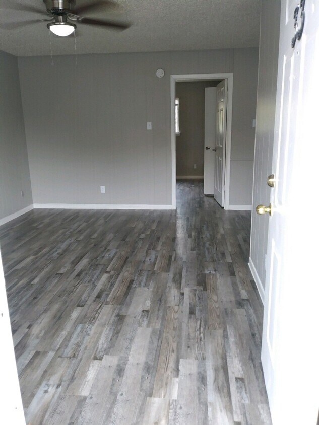 Primary Photo - 1302 Harris Ave