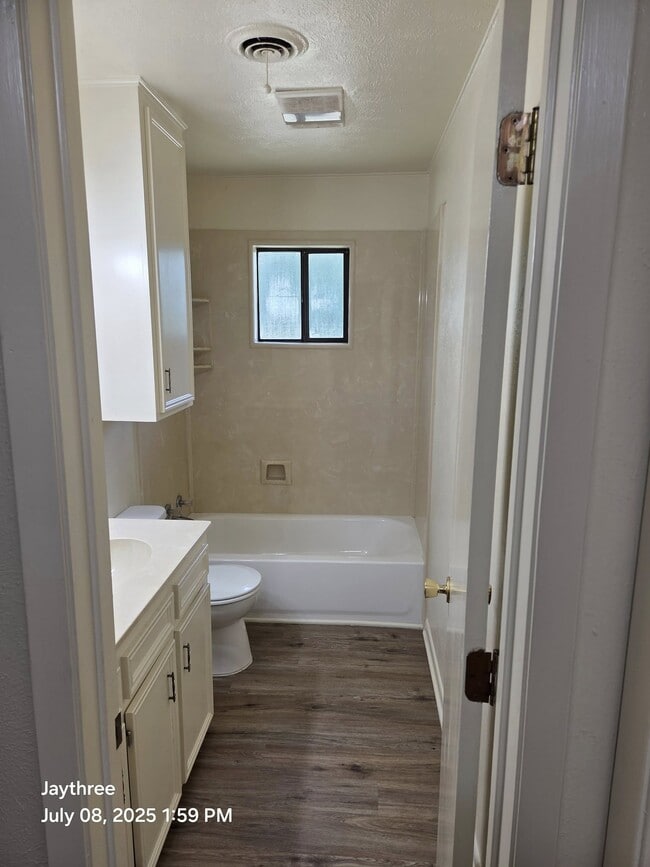baño - 226 Forrest Ln