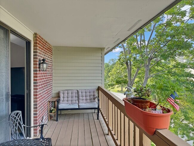 Building Photo - 45 Apache Way