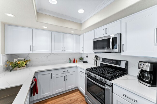 Building Photo - 1037 S Daybreak Ct