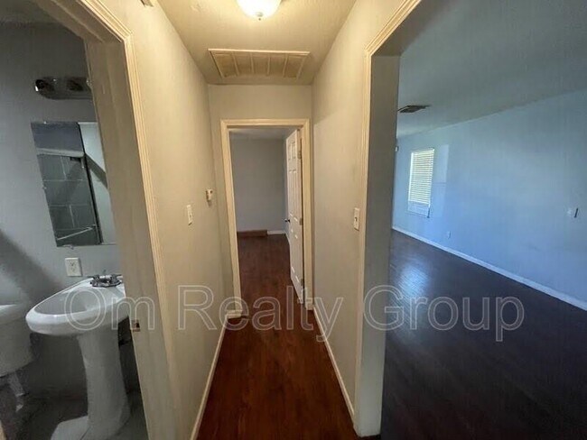 Foto del edificio - 3938 King St