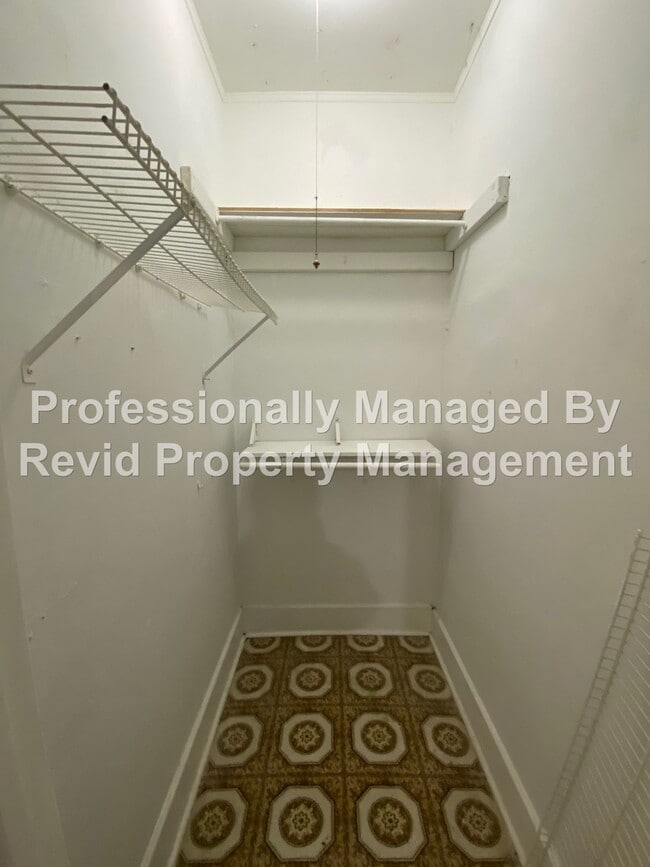 Foto del edificio - First Month Free on a 13-Month Lease