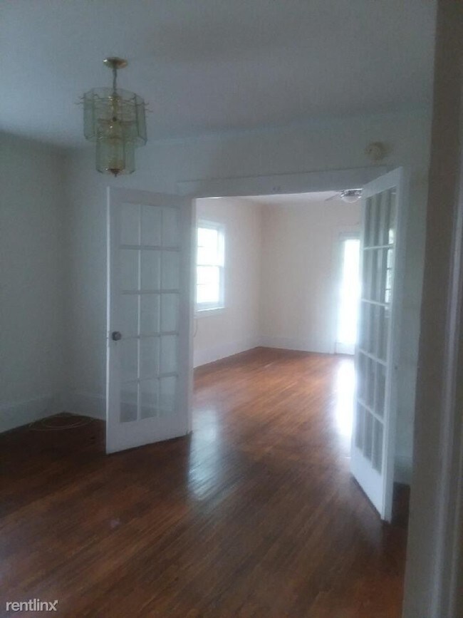 Building Photo - 1 br, 1 bath  - 524 Walnut Ave
