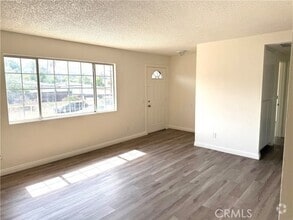Building Photo - 2227 Mentone Blvd