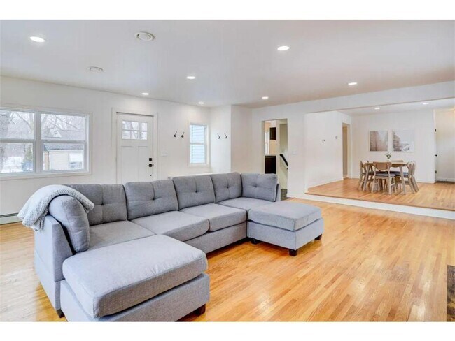 Foto del edificio - 4540 Fairview Ave