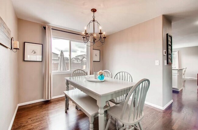 Foto del edificio - 1247 Cedarwood Dr