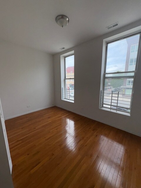 Foto del edificio - 2659 W North Ave
