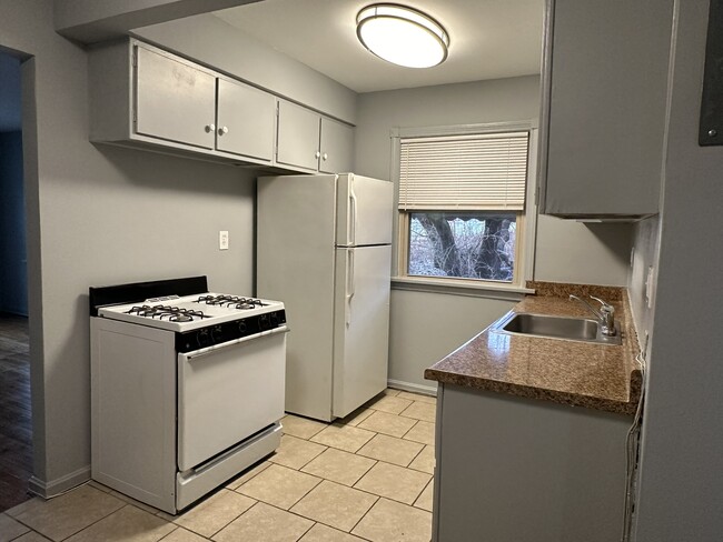 Kitchen - 1382 Bunts Rd