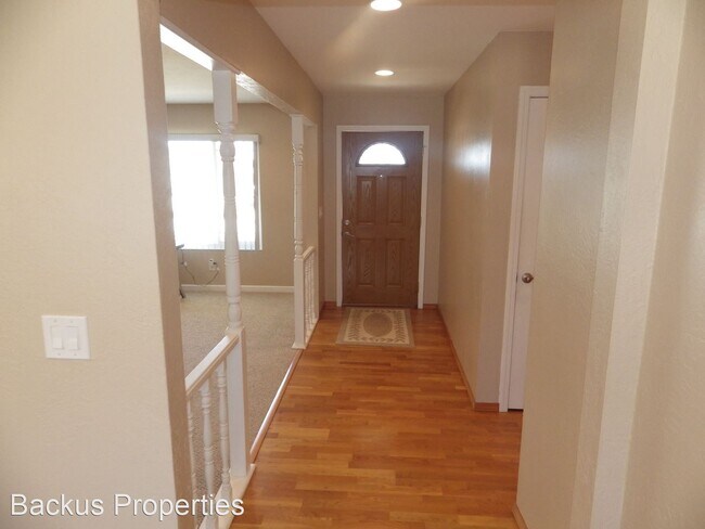 Building Photo - 3 br, 2 bath House - 135 Lakewood Dr.