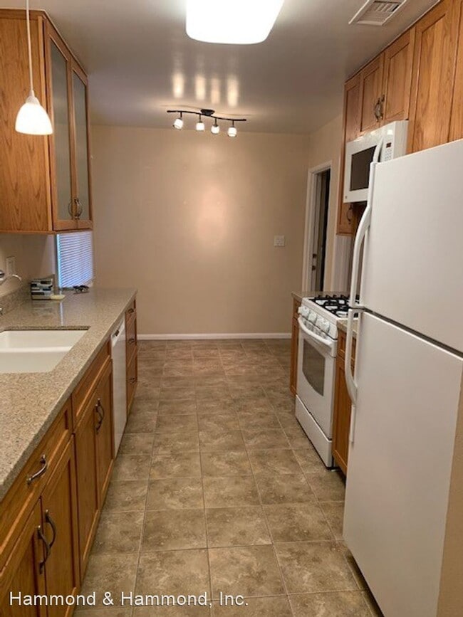 Building Photo - 2 br, 1 bath House - 7323 Wish Ave.