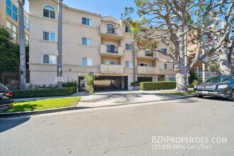 Building Photo - 2334 S Bentley Ave