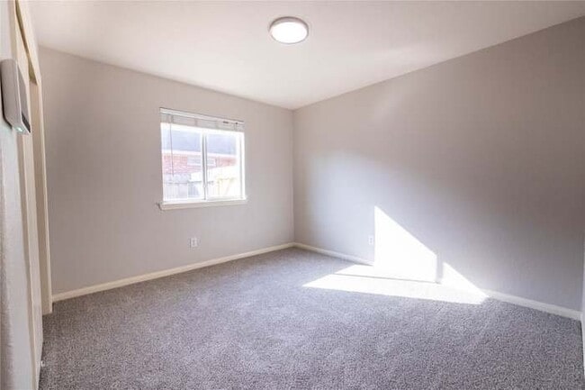 Building Photo - 1039 N Teal Estates Cir