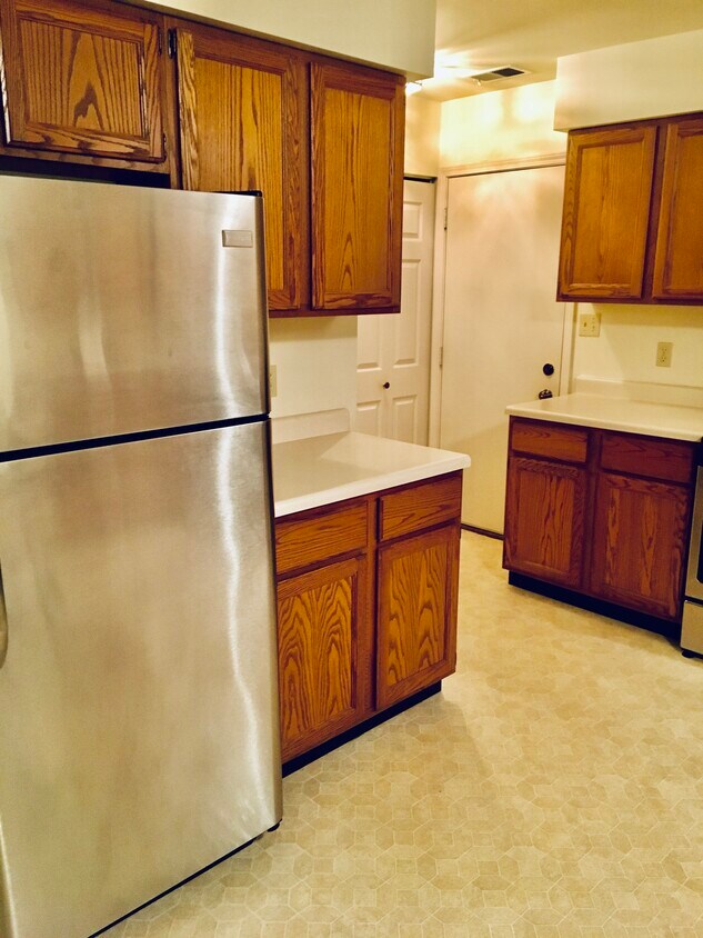 Foto principal - 620 E 92nd Pl