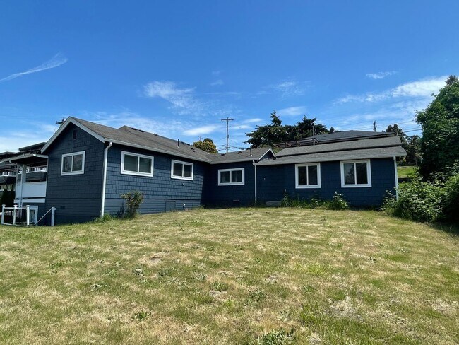 Building Photo - Newly renovated 3bd in South Seattle!