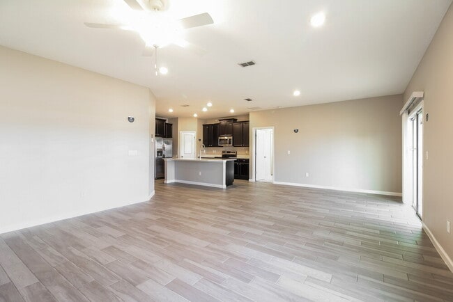 Building Photo - 9865 Lemon Grass Ln