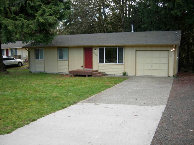 Building Photo - 2133 NW Mulholland Blvd