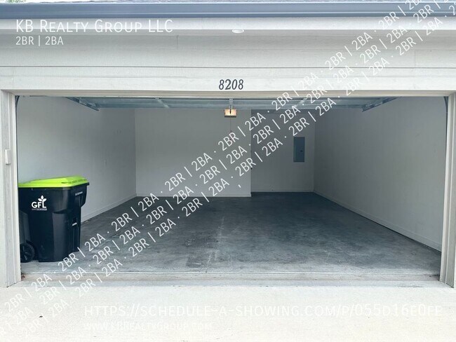 Foto del edificio - Newer Single Level 2 Bed 2 Car Attached Vi...