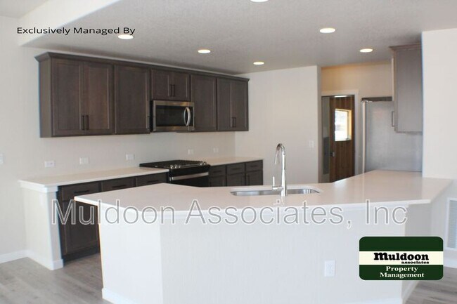 Foto del edificio - 1070 Rambling Oak Dr