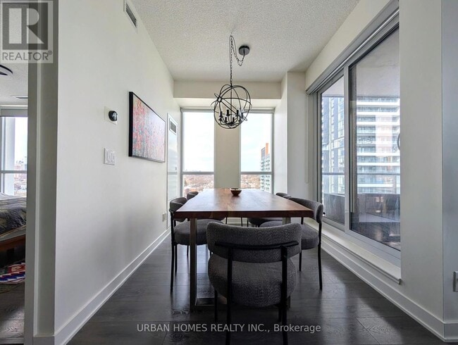 Photo du bâtiment - 170 Sumach St