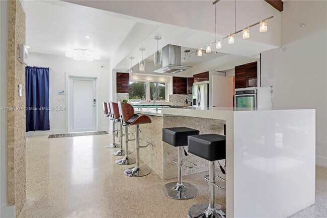 Foto del edificio - 787 NE 87th St