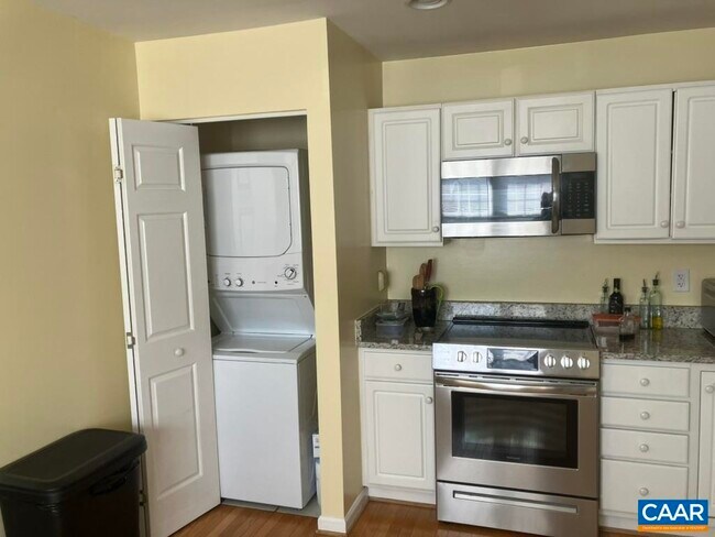 Foto del edificio - 1420 Lilac Ct