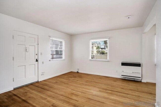 Building Photo - 4515 Wilson Ave