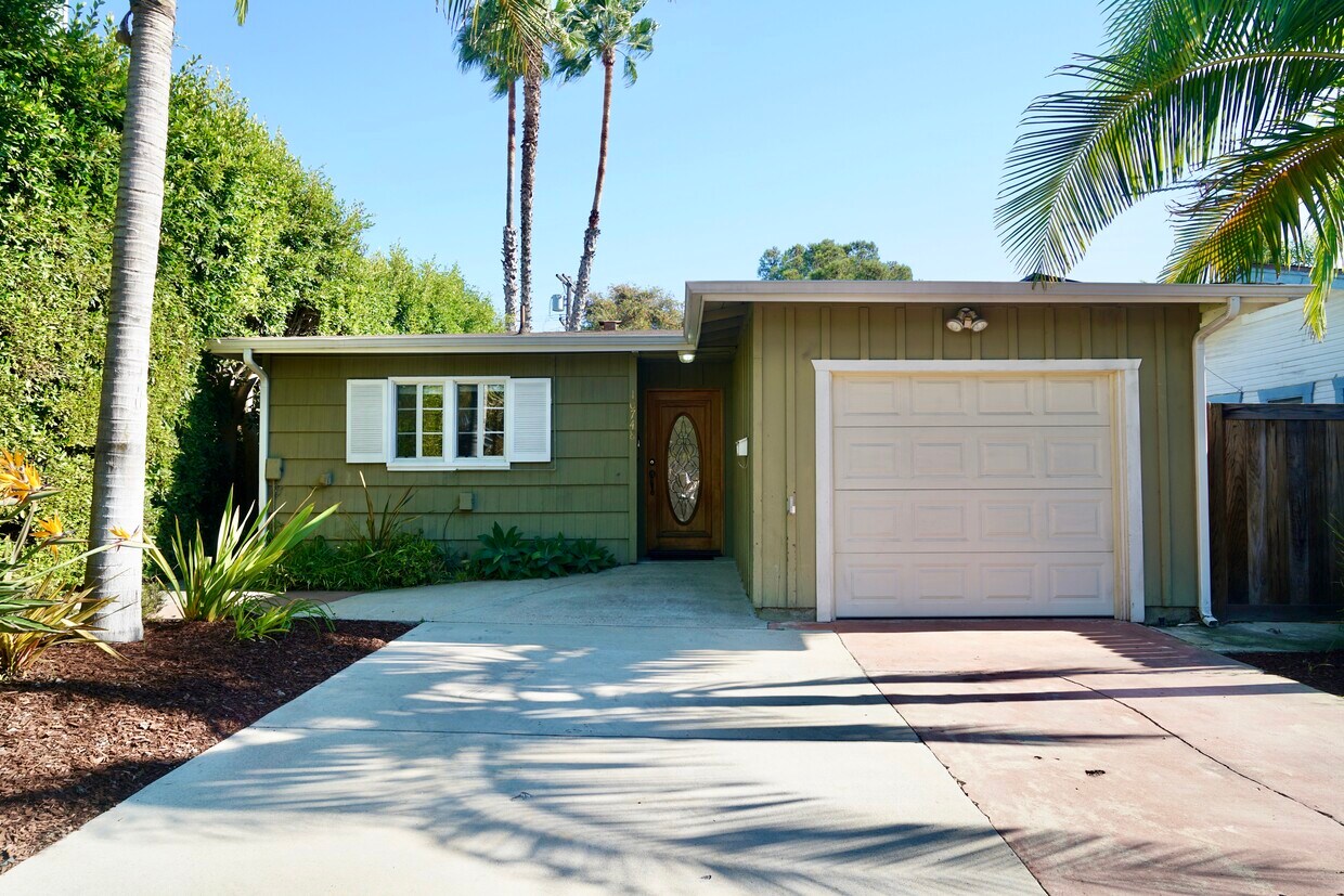 Foto principal - 10748 Westminster Ave