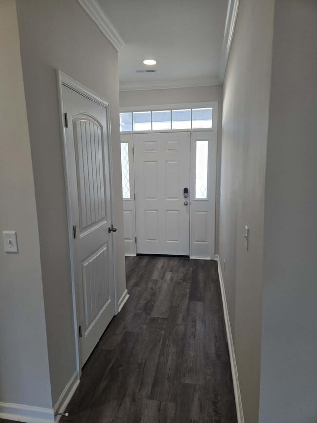 Building Photo - 966 Manitou Cir