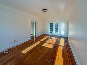 Building Photo - 36 Duncan Ave