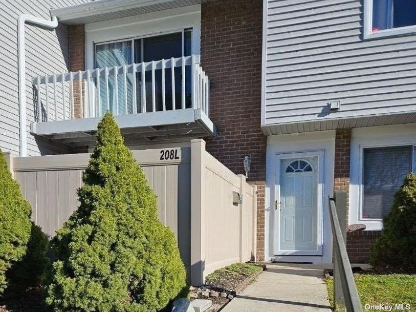 208 Springmeadow Dr, Holbrook, NY 11741 House Rental in Holbrook, NY