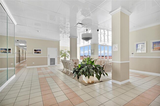Foto del edificio - 7135 Collins Ave