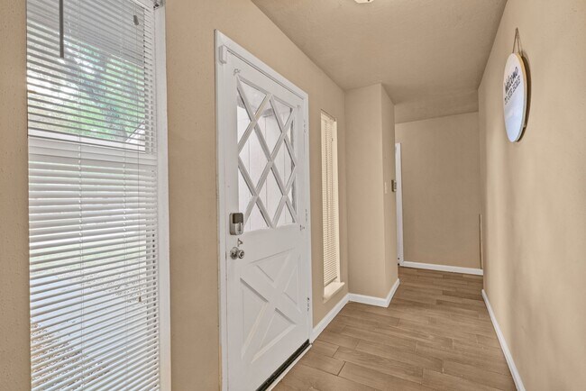 Building Photo - 16719 Sky Blue Ln