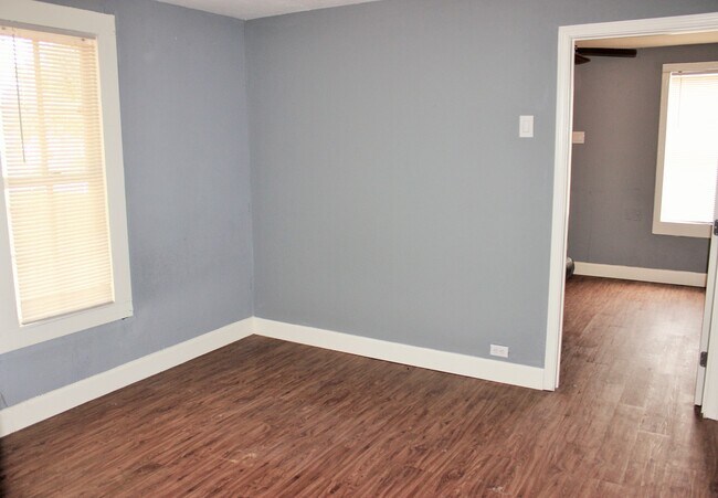 Foto del edificio - 1312 E Alamo St